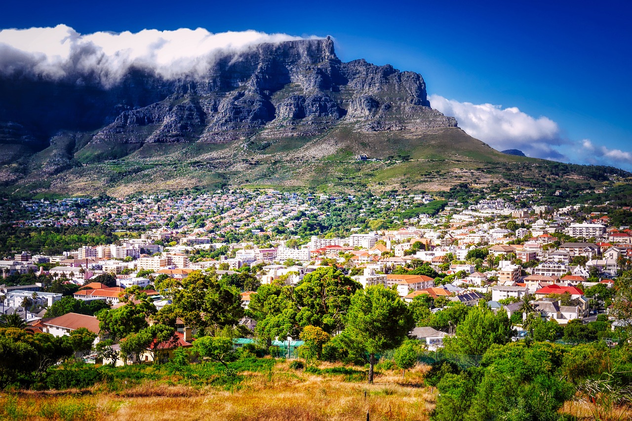 Table Mountain and the Cape Town city bowl at dusk