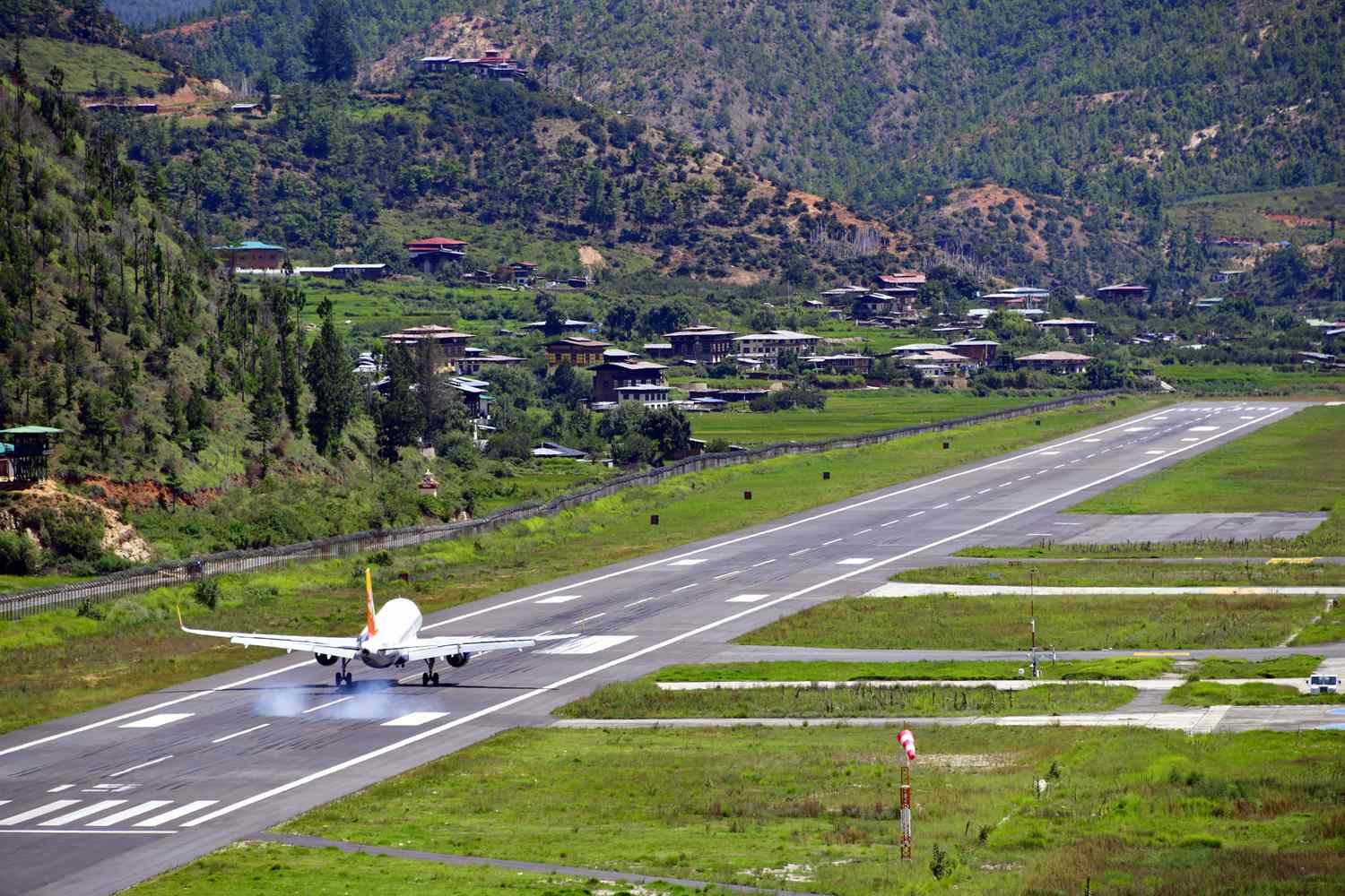 Is Flying Safe? A Pilot's Guide to Fear of Flying